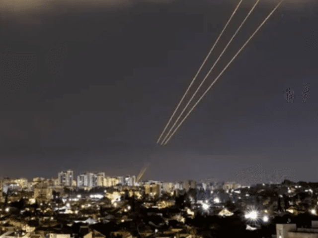 Notícias de Conflito Intensifica-se: Irã Lança Ataques Contra Israel em Retaliação