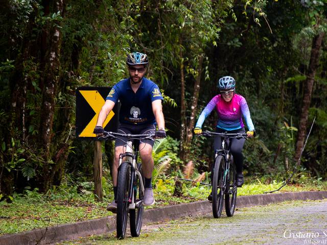 Ensaio em grupo de Travessia da serra da macaca