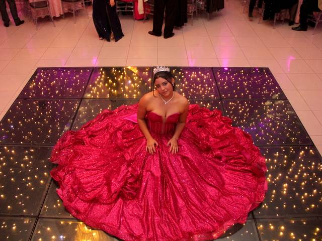 Aniversários  de Aniversário de 15 anos da Marina.