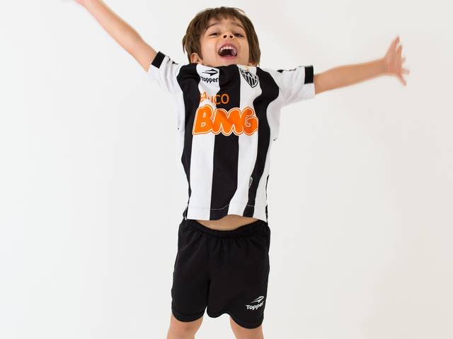 Famílias de João e Miguel no Estúdio SLC