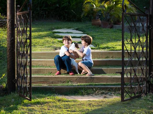 Famílias de João, Miguel e o Ensaio na Fazenda