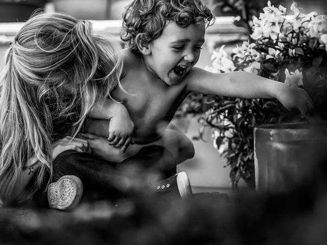 Famílias de Liz, Theo, Caio, Roberta e Babi