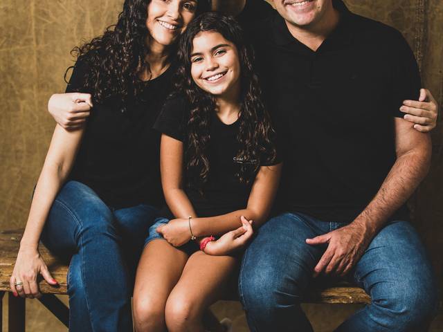 Famílias de Luciana, Carlinhos, Felipe, Sofia e os Retratos