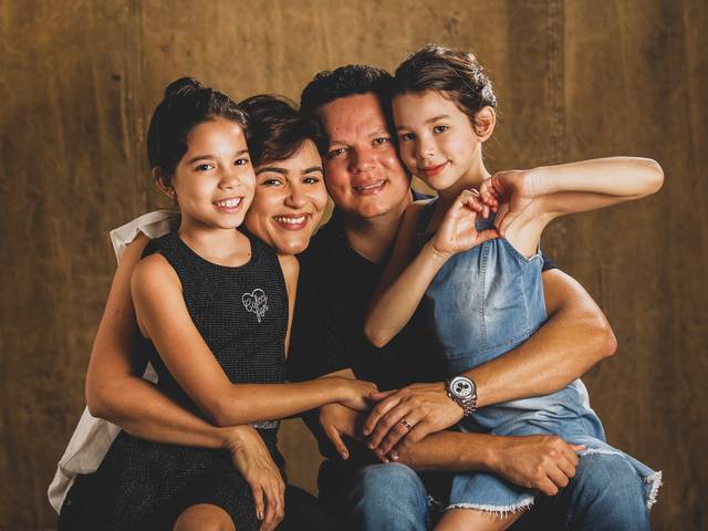 Famílias de Fernanda, Juliano, Maria Fernanda, Helena e os Retratos