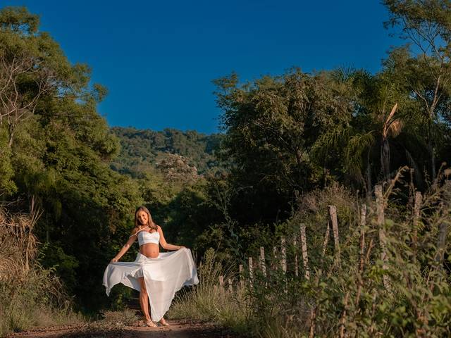 Gestante de Ester, a espera de Maya