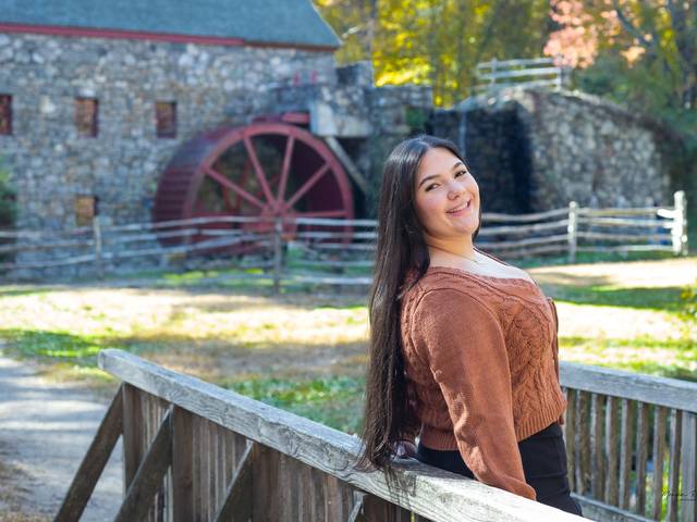 Fall Photoshoot of Autumn feels like the perfect season for new beginnings.