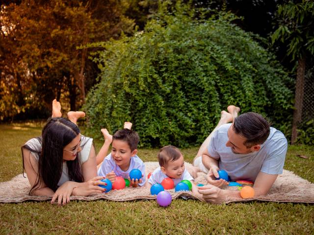 Família de 6 meses do Angelo em família 