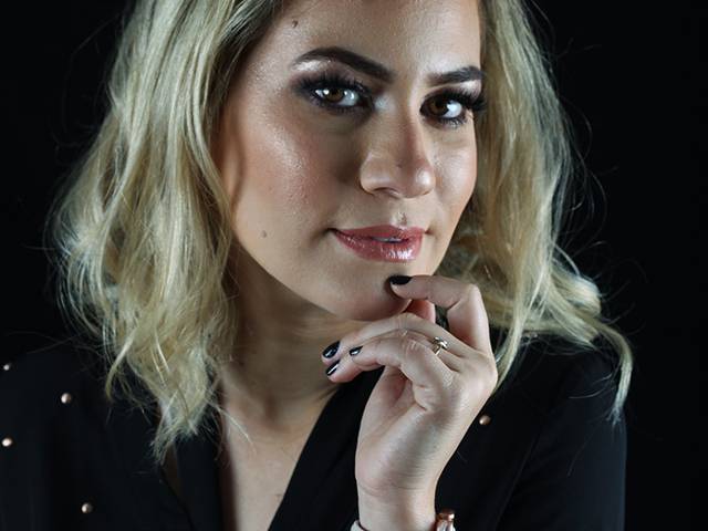 Ensaios - Séries de Kamyla Do Espírito Santo