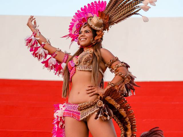 15 ANOS /ENSAIOS de Rainha  Flor do Campo - Vivan Cristina (Duelo na Fronteira)