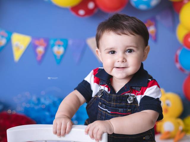 Smash de Daniel - Smash the cake (Galinha Pintadinha)