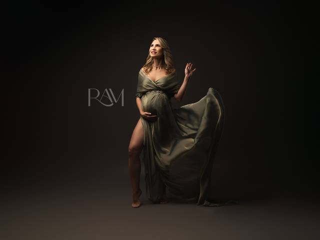 GESTANTE por Raquel Amorim de VERONICA ESPERA GIULIANO