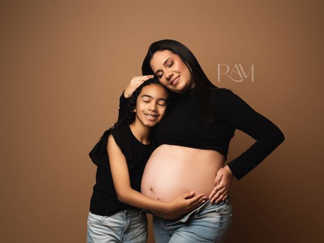 GESTANTE por Raquel Amorim de JULIANA ESPERA ALVARO