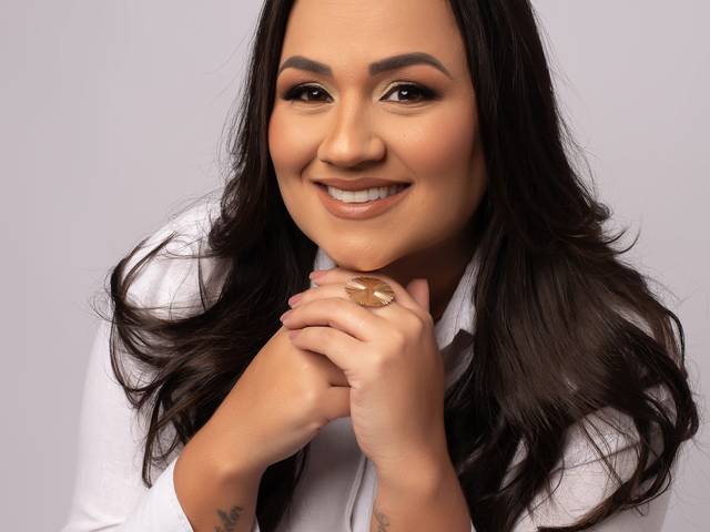 PERFIL PROFISSIONAL de TAISA CAVALCANTI - MARKETING 