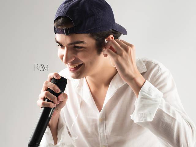 PERFIL PROFISSIONAL de KAIO GABRIEL - CANTOR