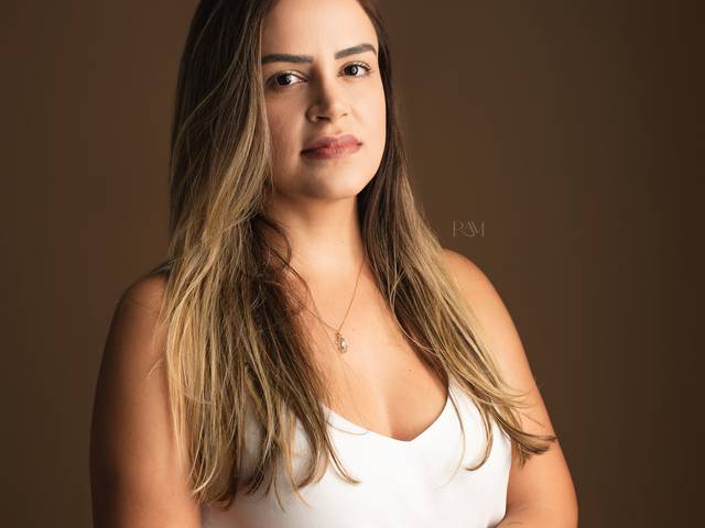 PERFIL PROFISSIONAL de TAMIRES LEAL