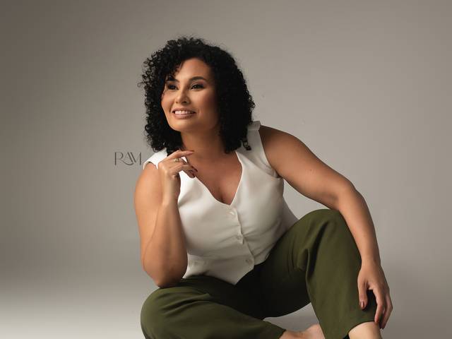 PERFIL PROFISSIONAL de CIBELE GOUVEIA