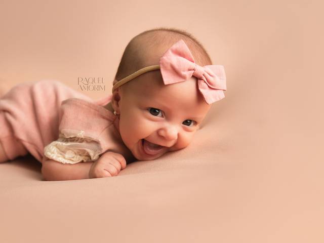 KIDS - 1 a 12 meses de  LETICIA GURGEL - LAURA