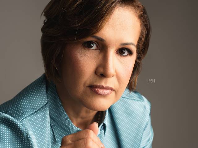 PERFIL PROFISSIONAL de ELIZÂNGELA SILVA 