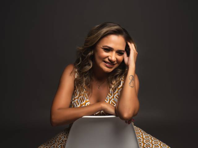 PERFIL PROFISSIONAL de CABELELEIRA - Hosana 