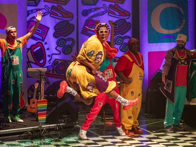 Entretenimento de Renan Inquérito . Show AbraKBÇA