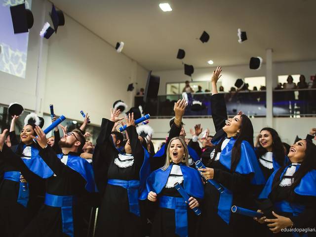 Formaturas de Colação de Grau - UNIFAMA - Adm