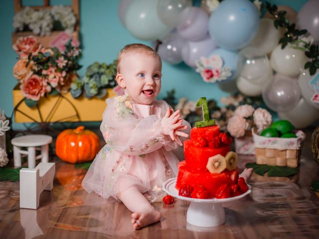 Ensaio de crianças de Smash the fruit Maria Clara