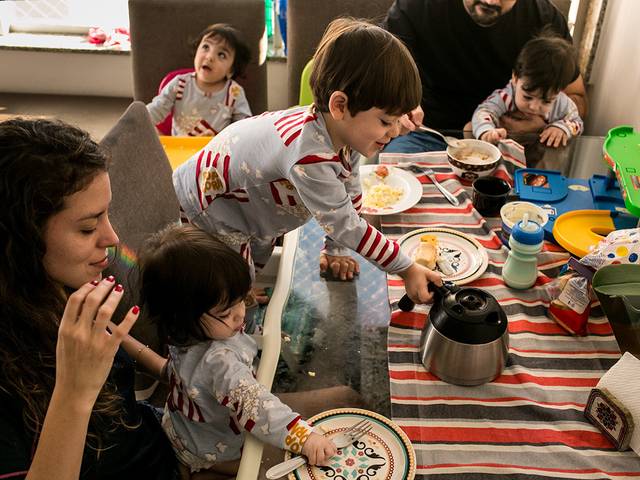 Família - Um Dia na Vida de Rafinha e os Trigêmeos