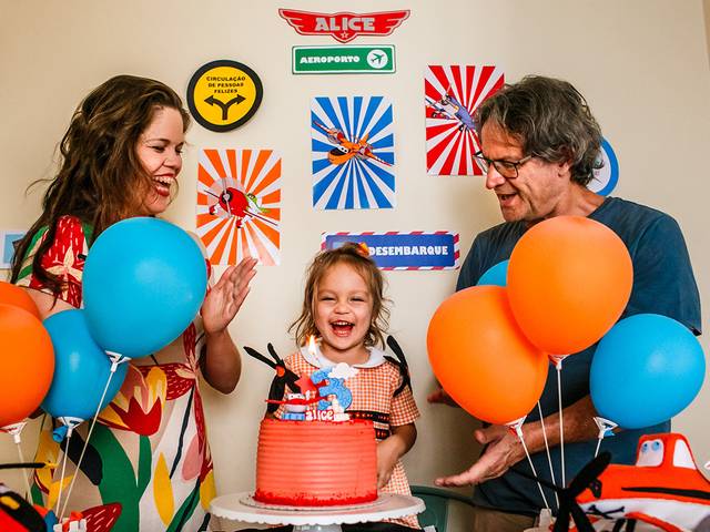 Família - Um Dia na Vida de Alice - O Dia do Aniversário de 3 Anos