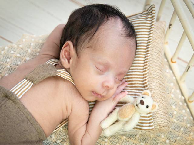 Newborn de NEWBORN - MARTIN