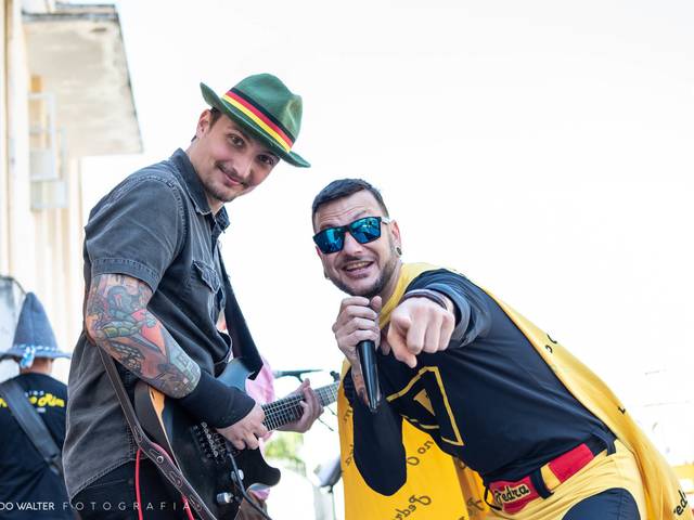 Eventos de Parte 2 - APAE na Praça Ângelo Piazeira - Semana DownUmAbraço - Show Banda Pedra no RIM