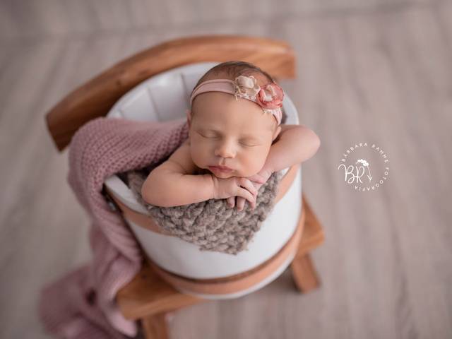 NEWBORN de Antônia Newborn