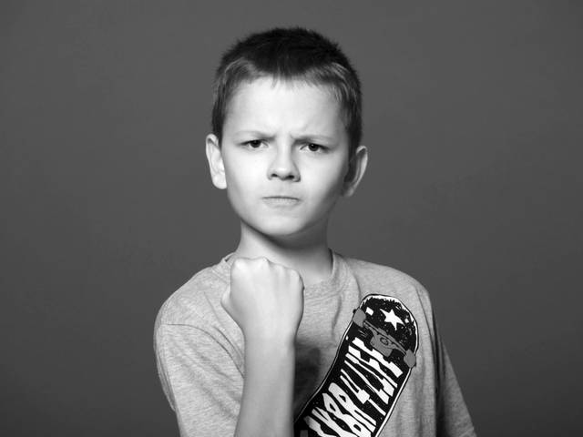 QUEM EU SOU? de VENCENDO, PERDENDO OU EMPACANDO... (COM 