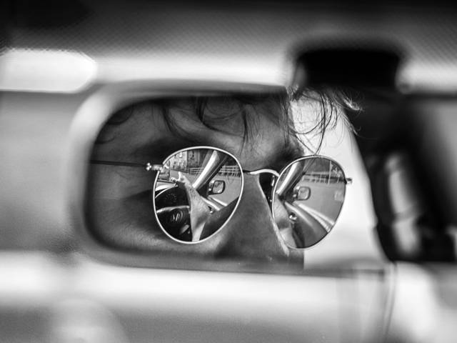 QUEM EU SOU? de ESTOU NA VIDA SEM SENTIDO? OU VIVO UMA VIDA COM SENTIDO?