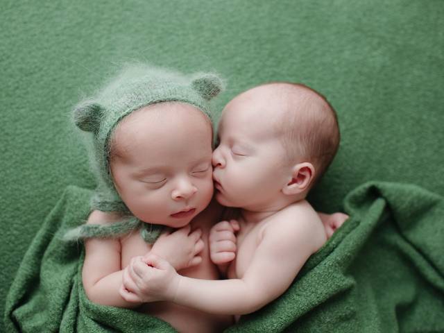 NEWBORN de Ensaio Newborn Gêmeos - Henrico e Benício