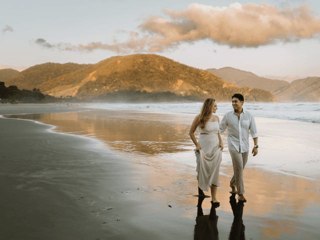 Pré-Wedding de Pré Wedding na Praia de Camburi | Roberta & André – São Sebastião SP