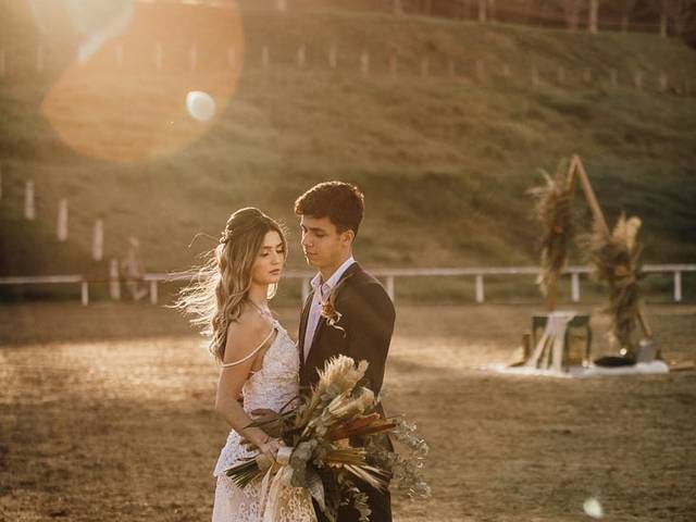 Ensaios Externos de Editorial Graziela Siqueira