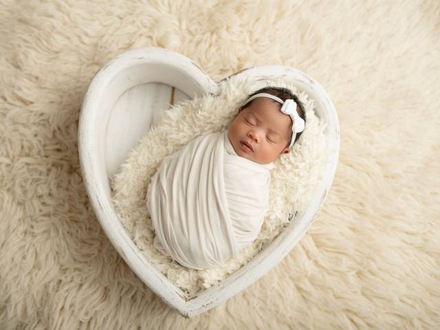 NEWBORN de THEIA