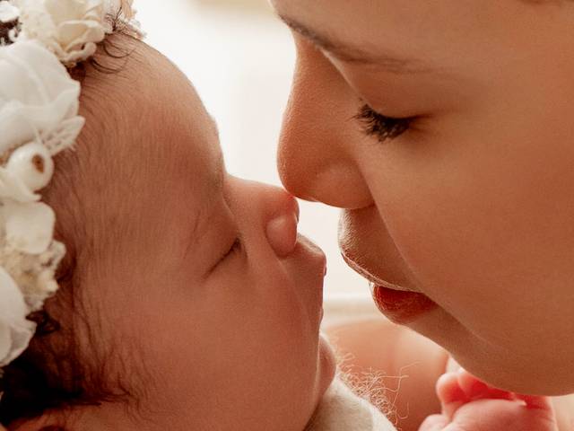 NEWBORN de Sessão Newborn em Lisboa | Estúdio em Linda-a-Velha (Oeiras)