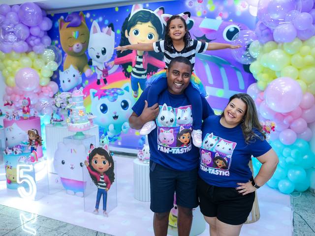 Festa Infantil de ANIVERSÁRIO DE 5 ANOS DA ALICE COM TEMA CASA MÁGICO