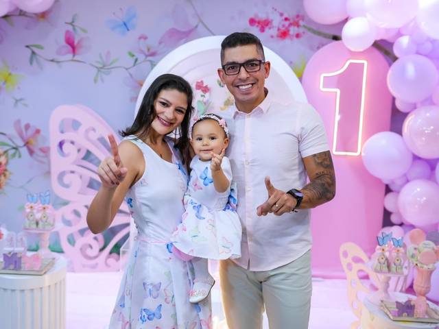 Festa Infantil de ANIVERSÁRIO DE 1 ANO DA MARIA VITÓRIA COM O TEMA JARDIM DAS BORBOLETAS
