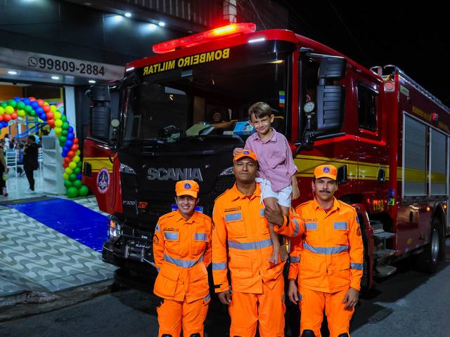 Festa Infantil de Festa do Theo de 5 anos com o tema Super-Heróis