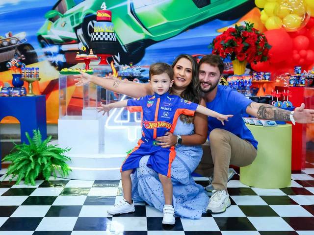 Festa Infantil de Festa do Lucca de 4 anos com o tema Hot Wheels