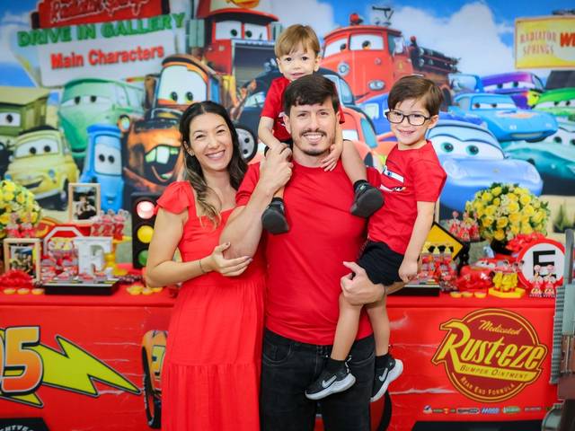 Festa Infantil de Festa Hot Wheels dos irmãos Heitor e Edu 