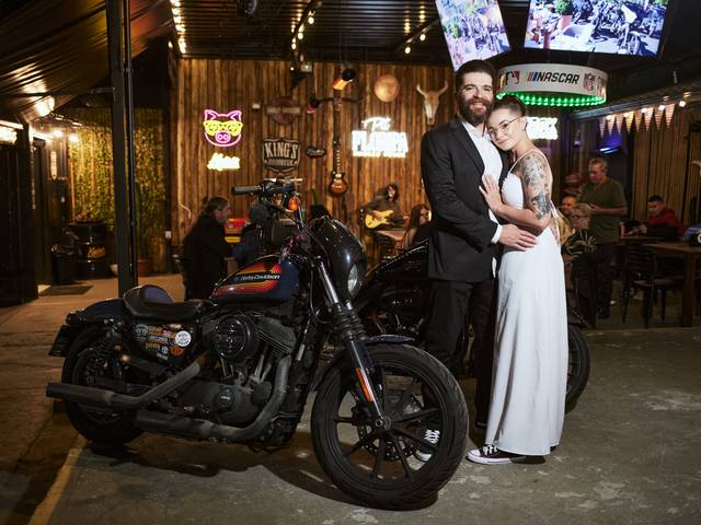 Motociclismo de Frank e Mari