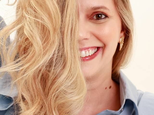 Corporativo de Samara Vieira