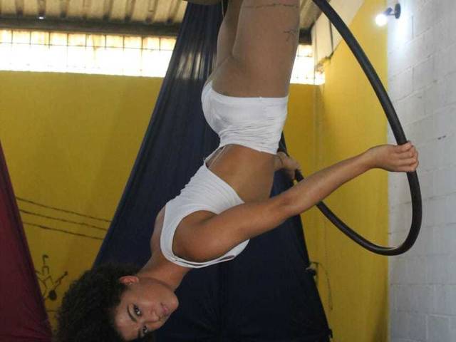 Aéreo  de Lira acrobática 