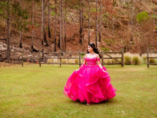 Debutantes de Laura Araújo 15 Anos