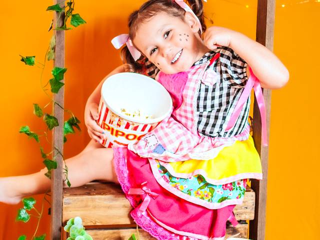 infantil temático de Ensaio modelo de Festa junina