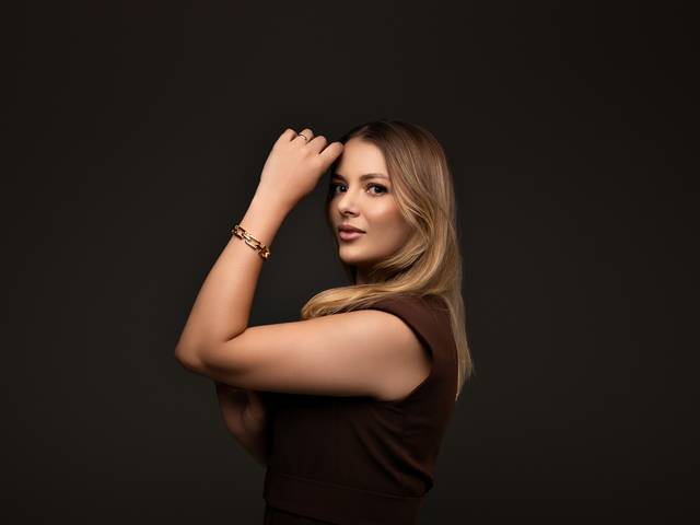 Corporativo de Lis Lotoski