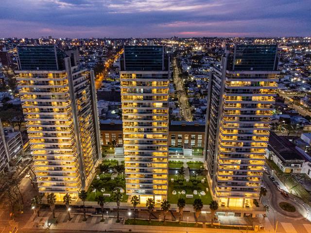 Empreendimentos imobiliários de Três edifícios residenciais no bairro de Buceo em Montevideo. 